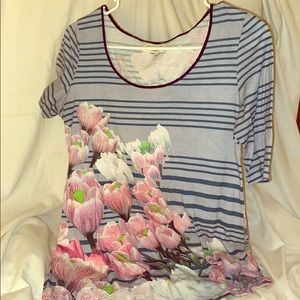 Dream Daily size S short sleeve top EUC